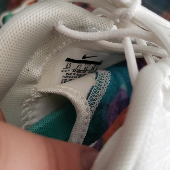 Nike Roche Runs - Picture 2 of 5